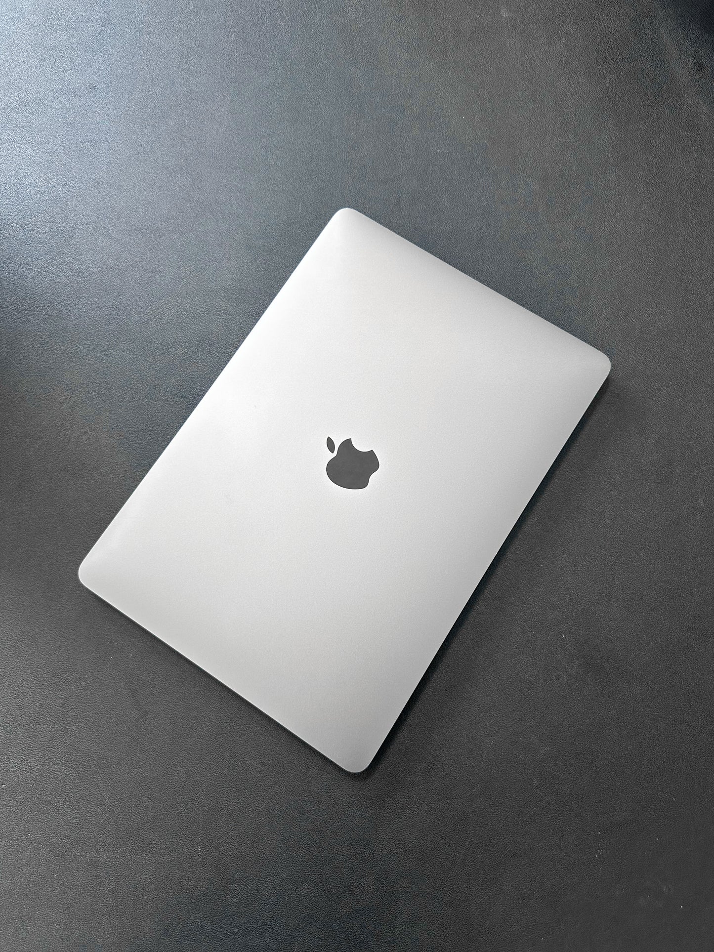 MacBook Pro 13" 2020 / M1 / 8RAM / 250SSD