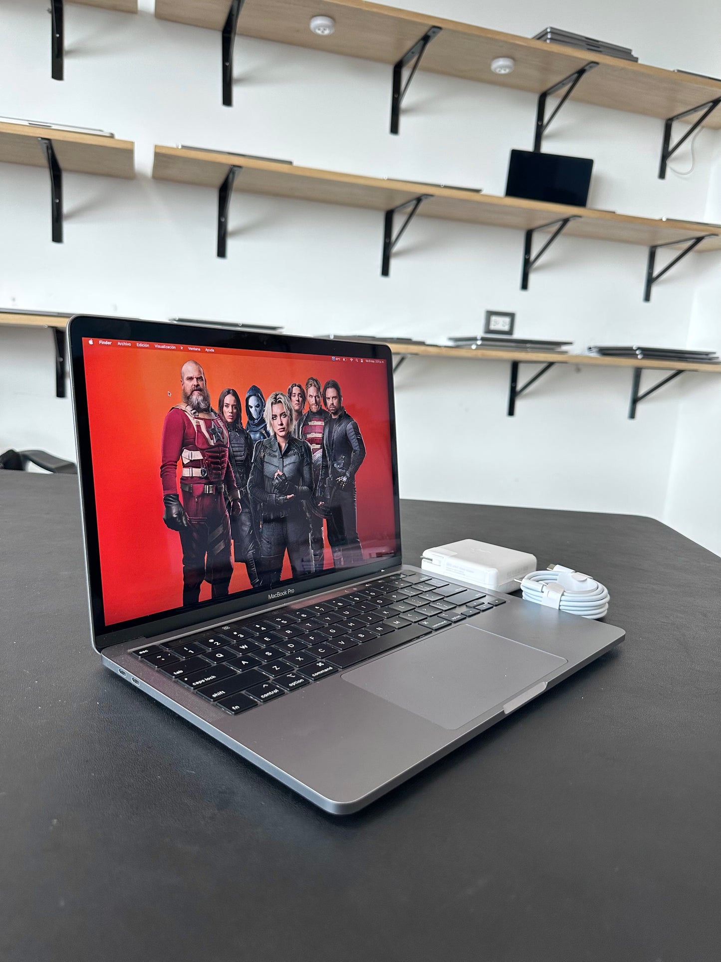 MacBook Pro 13" 2020 / Core i5 / 16RAM / 500SSD