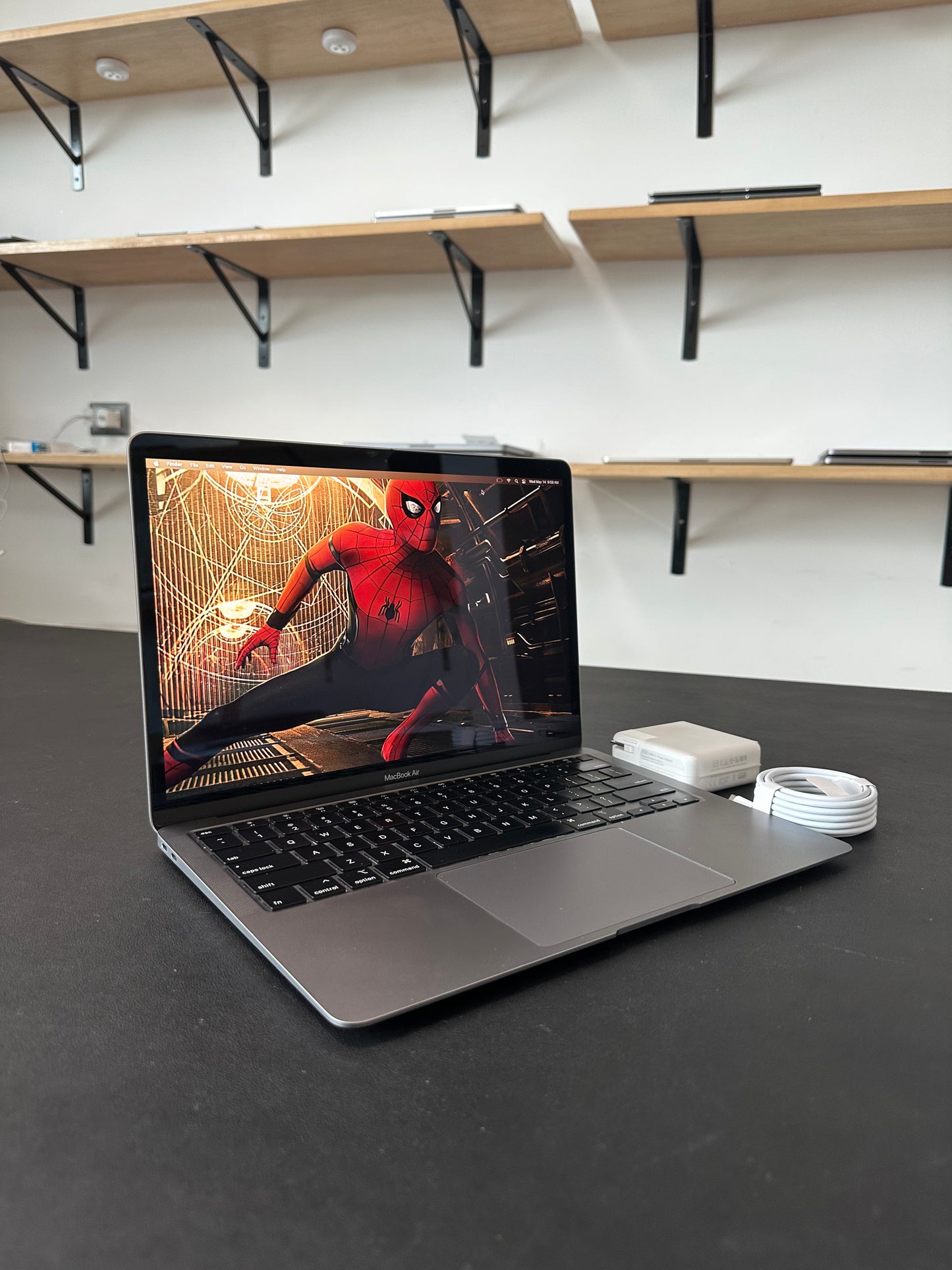 MacBook Air 13" 2020 / i5 / 8 RAM / 250 SSD