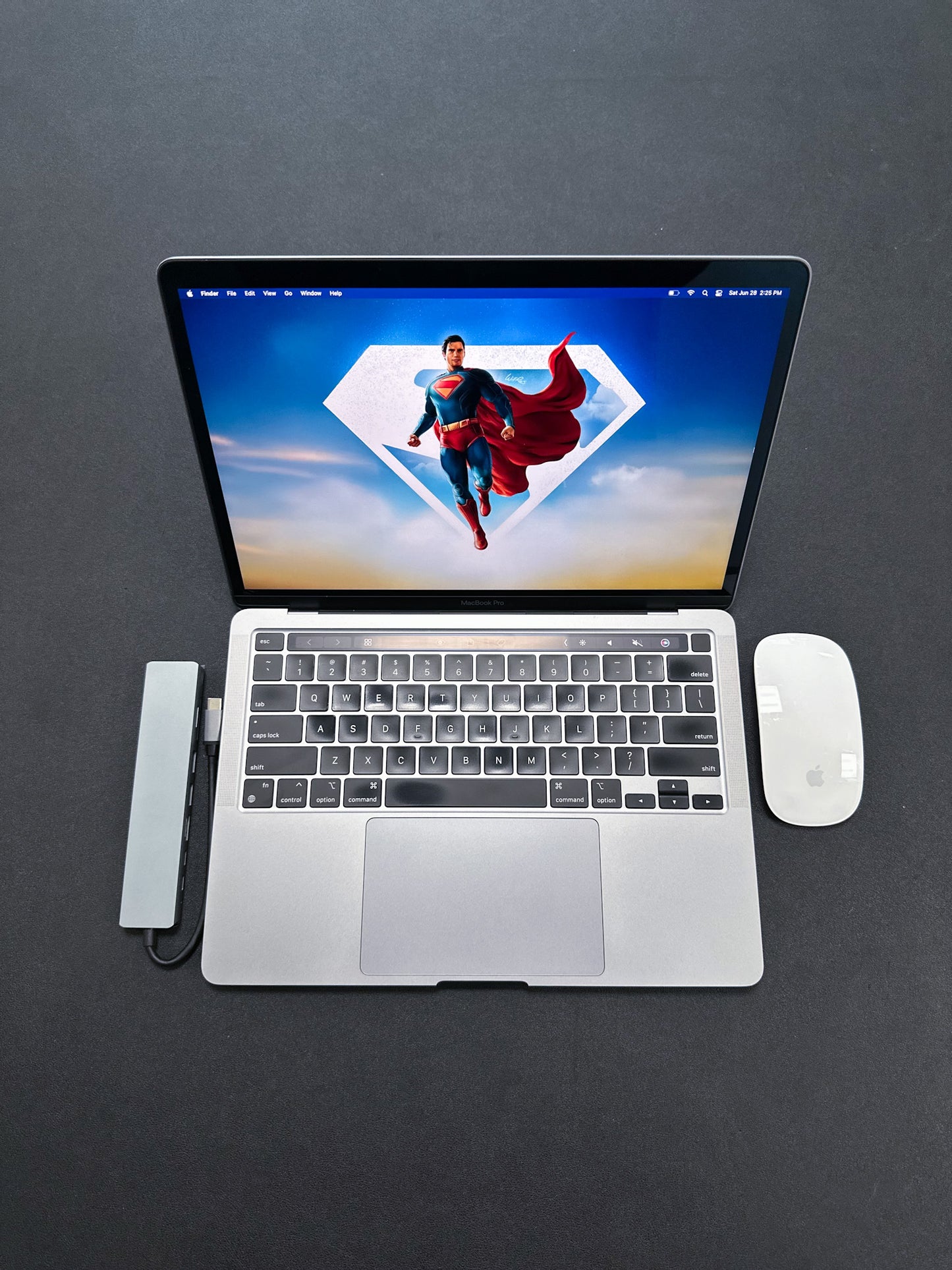 MacBook Pro 13" 2022 / M2 / 8RAM / 250SSD