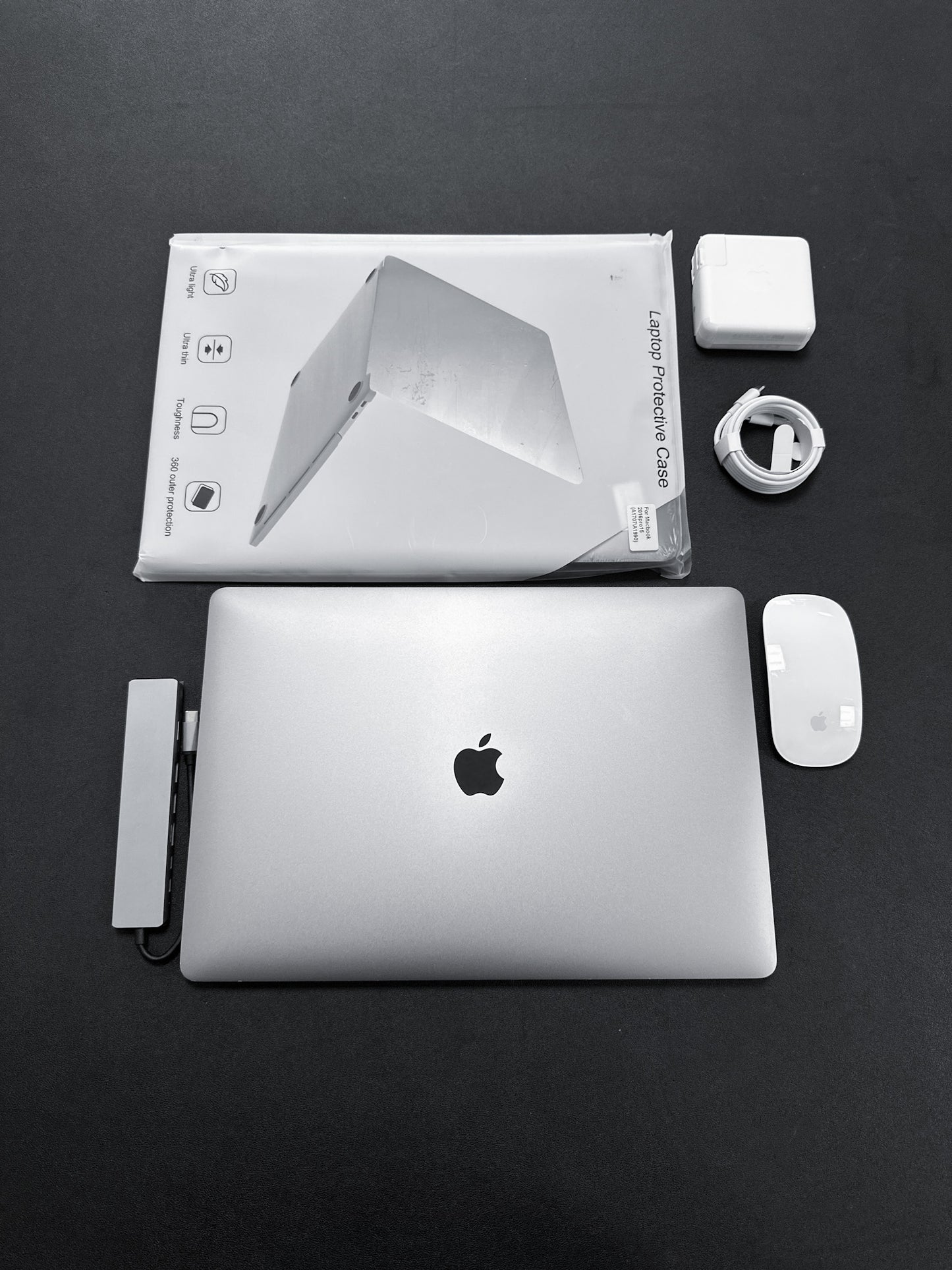 MacBook Pro 15" 2018 / Core i7 / 16GB RAM / 250SSD