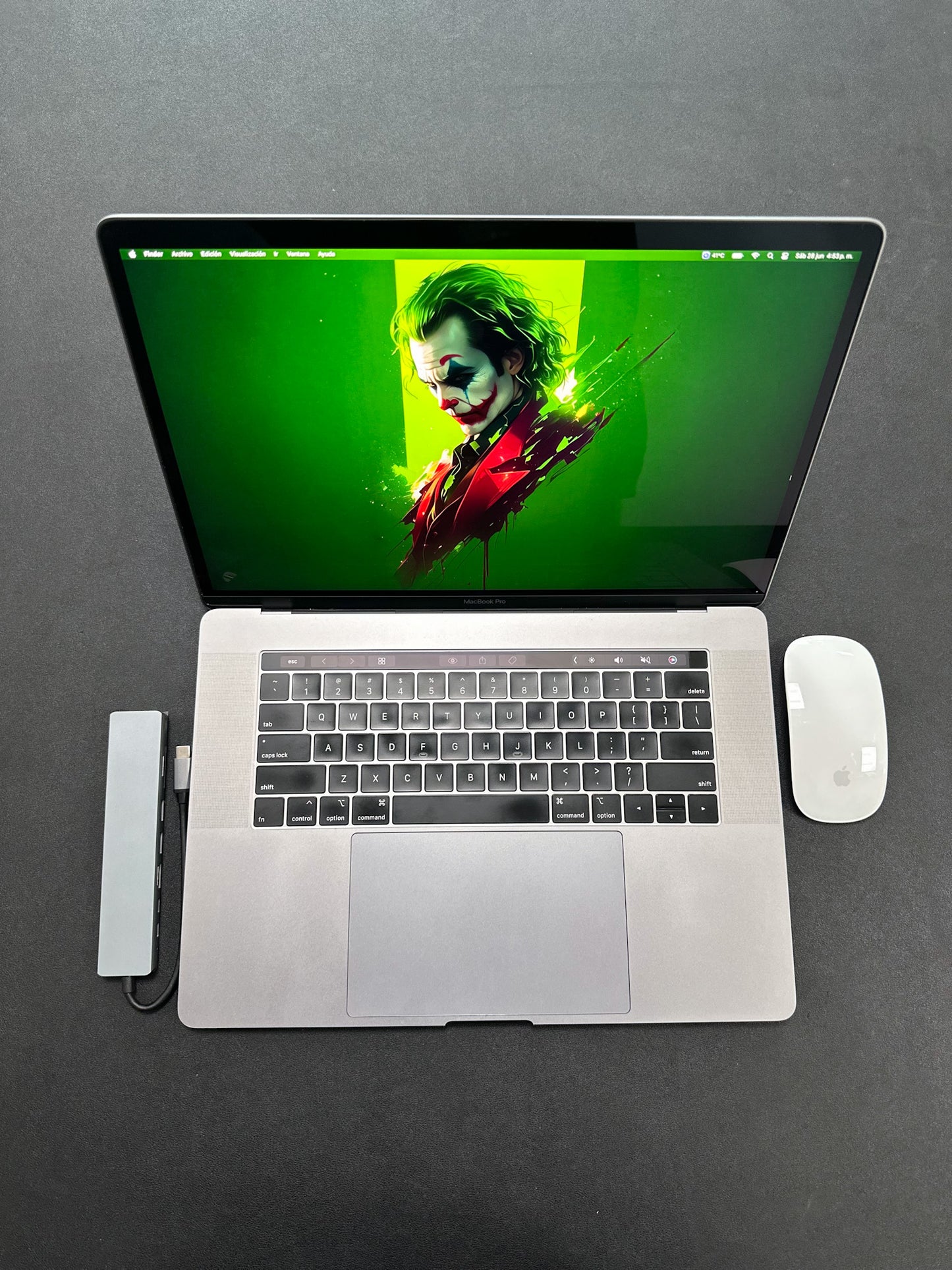 Macbook pro 15" 2018 / core i7 / 32RAM / 256SSD