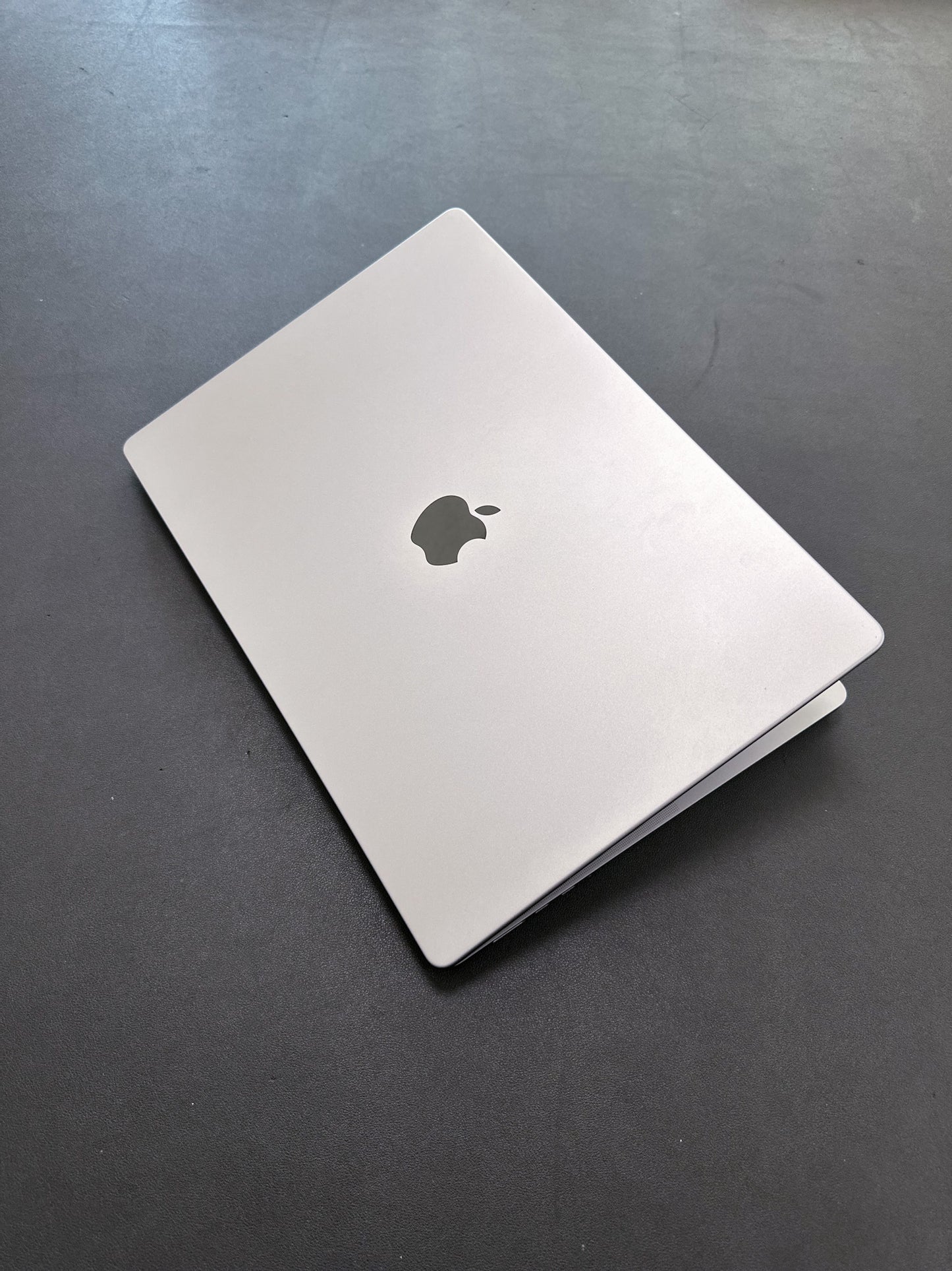 MacBook Pro 16" 2023 / M2 Pro / 16 RAM / 500 SSD