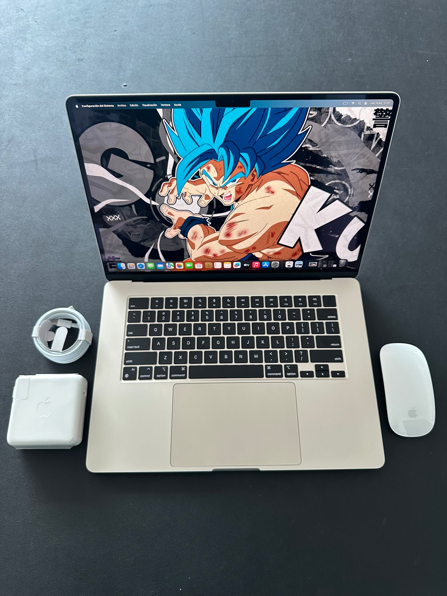 Macbook Air 15" 2023 / M2 / 8RAM / 250 SSD