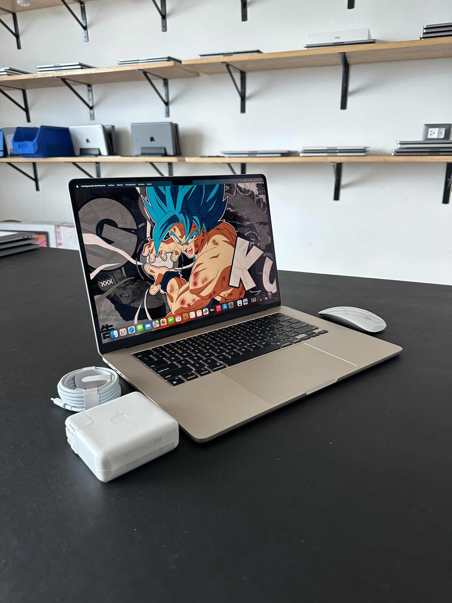 Macbook Air 15" 2023 / M2 / 8RAM / 250 SSD