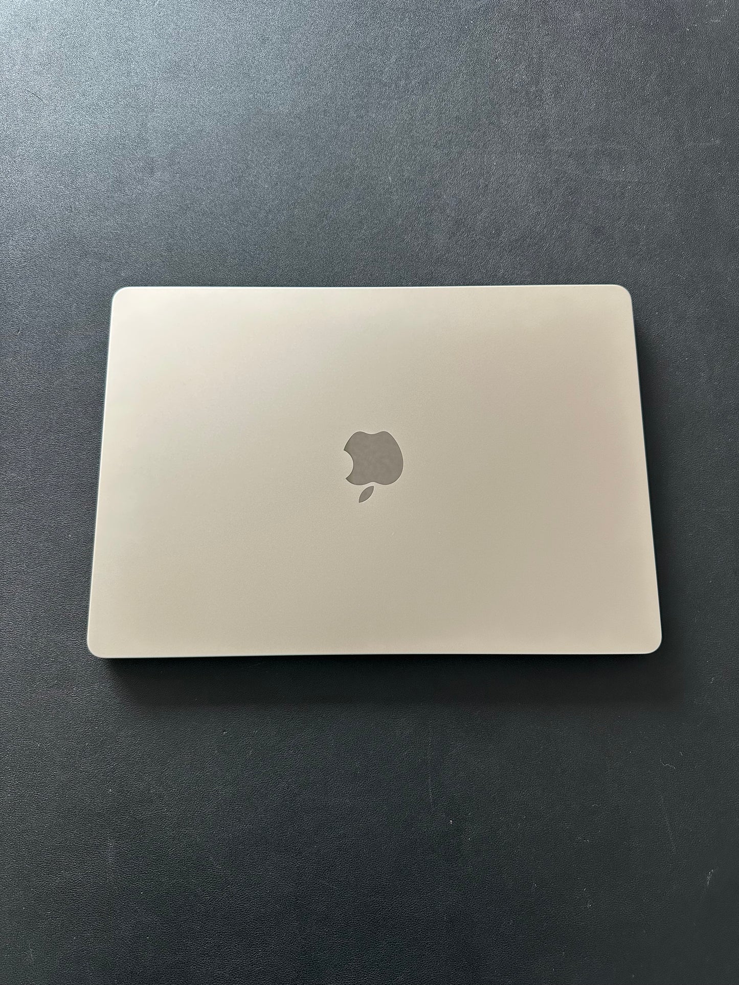 Macbook Air 15" 2023 / M2 / 8RAM / 250 SSD