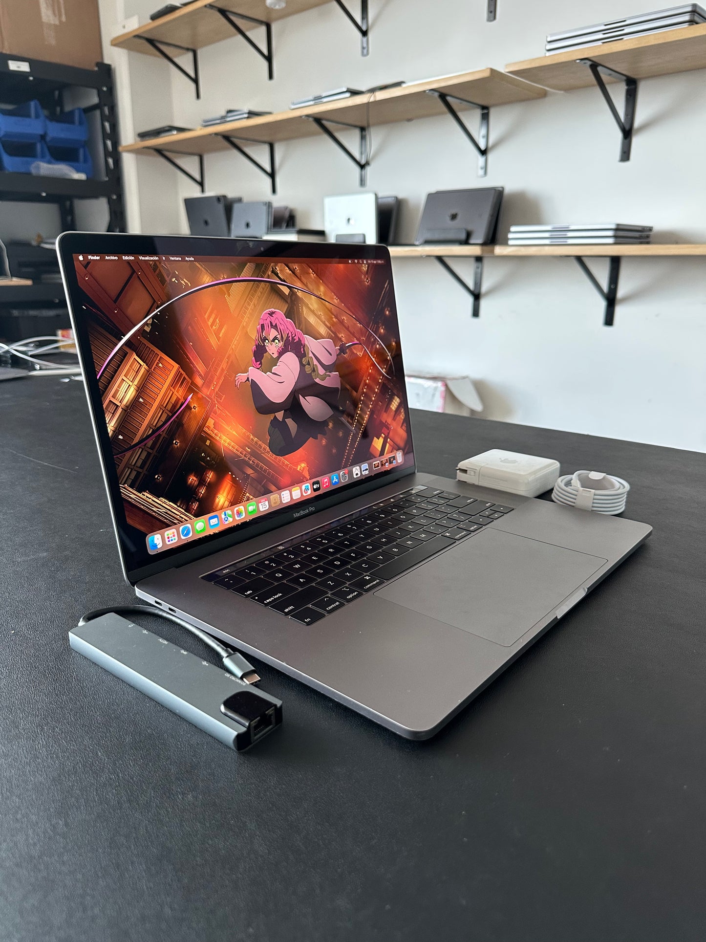 Macbook pro 15" 2019 / Core i7 / 32RAM / 250SSD