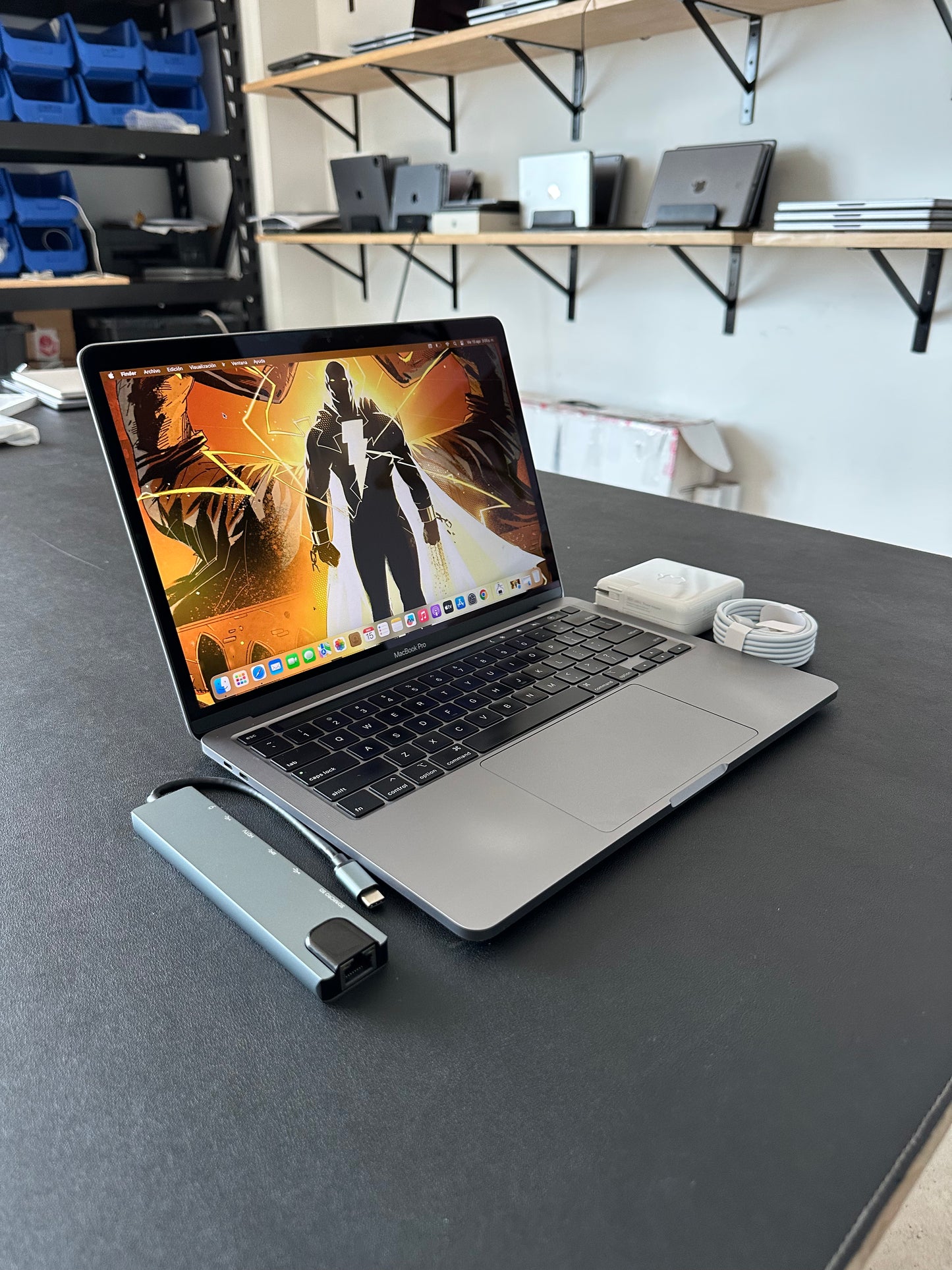 MacBook Pro 13" 2022 / M2 / 8RAM / 250SSD
