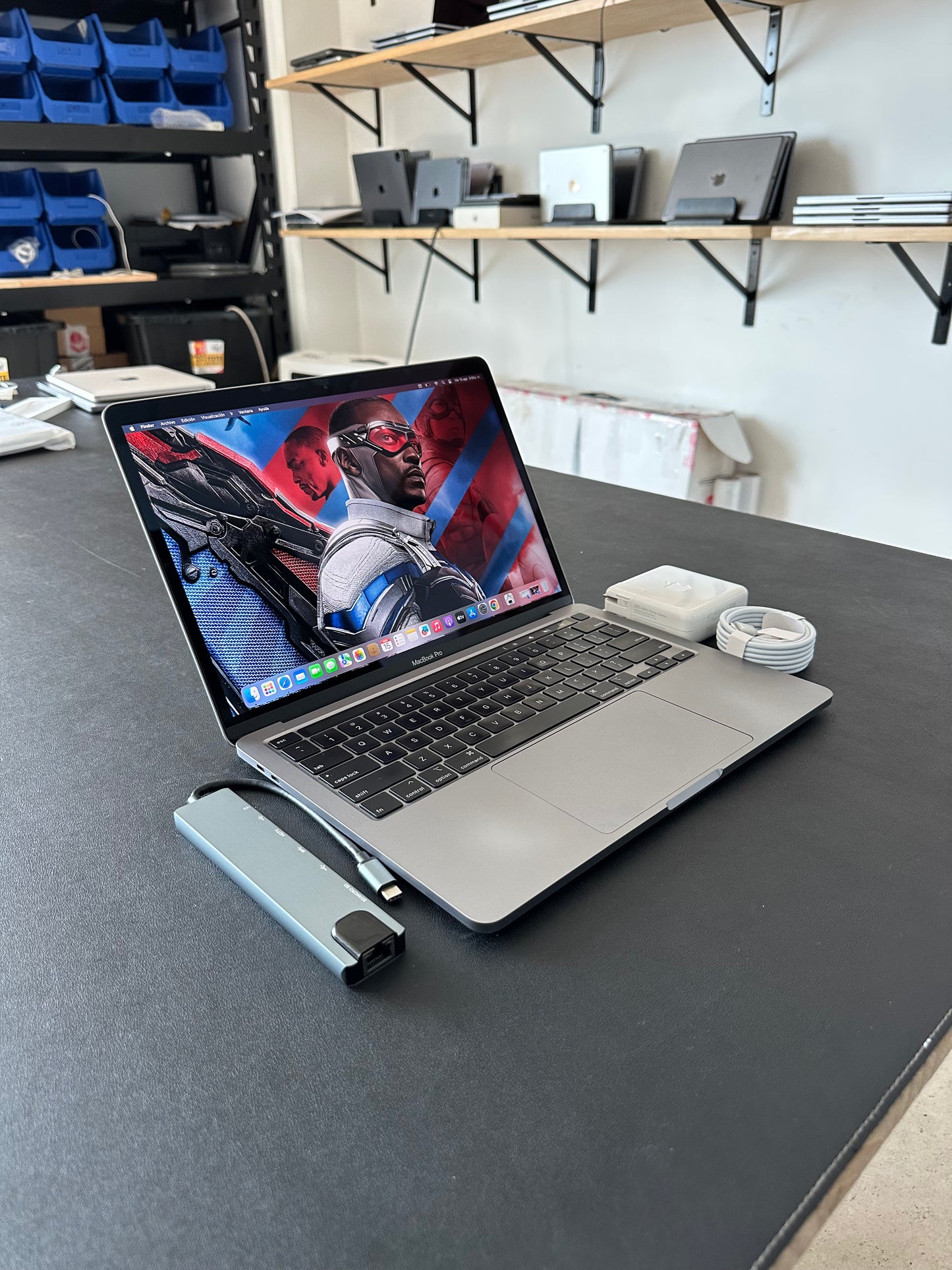 MacBook Pro 13" 2022 / M2 / 16 RAM / 250 SSD