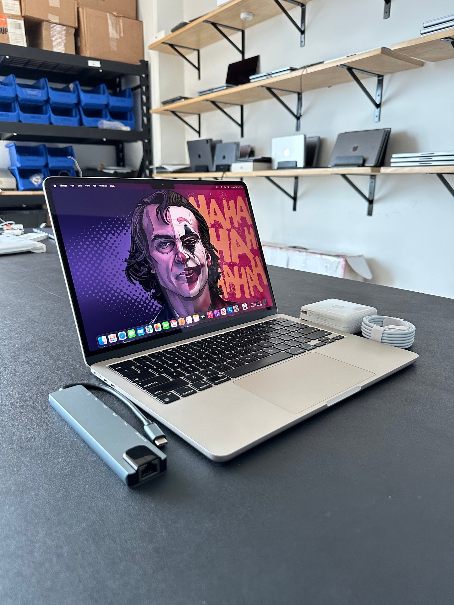 MacBook Air 13.6" 2022 / M2 / 8 RAM / 250 SSD