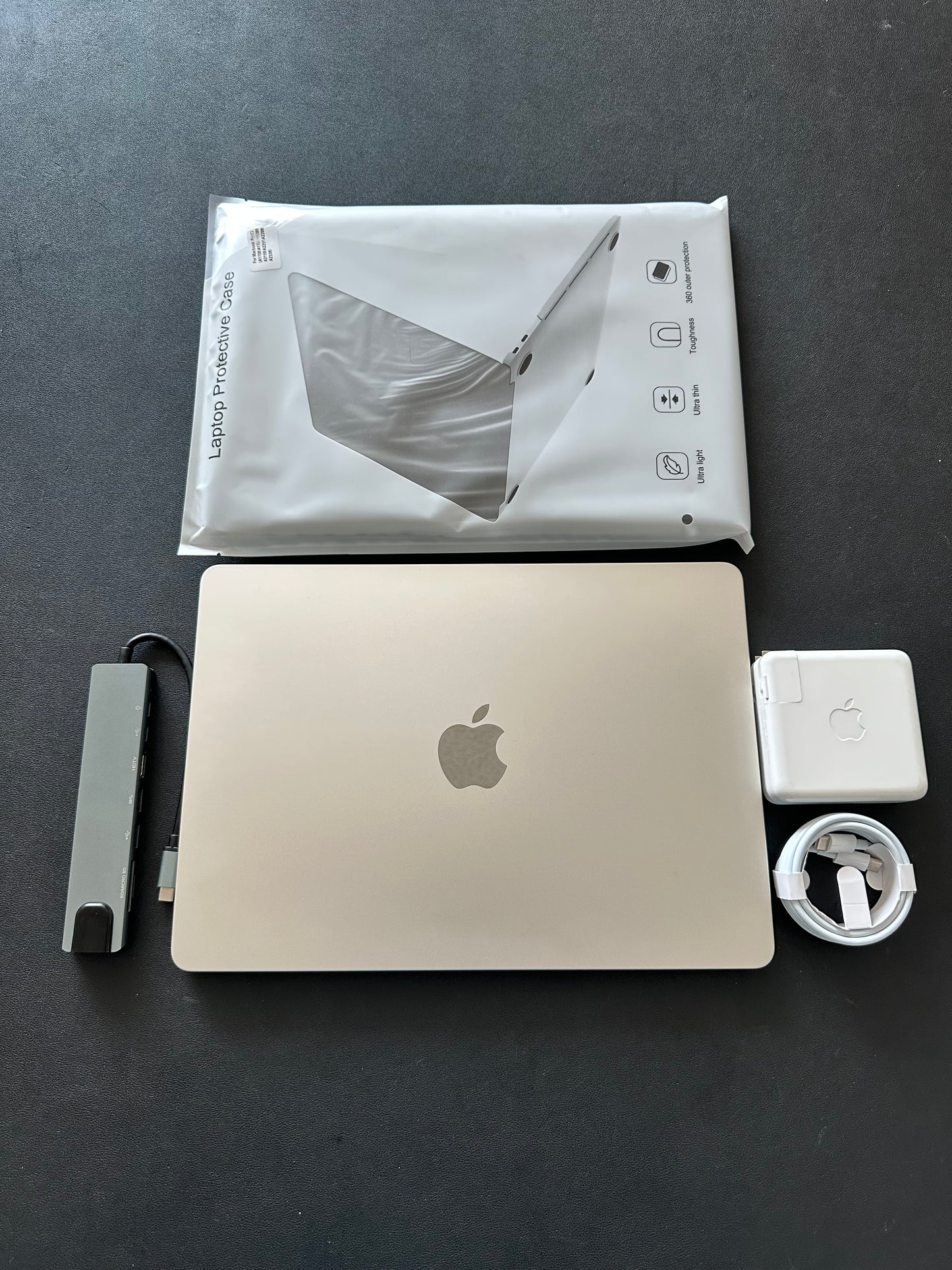 MacBook Air 13.6" 2022 / M2 / 8 RAM / 250 SSD