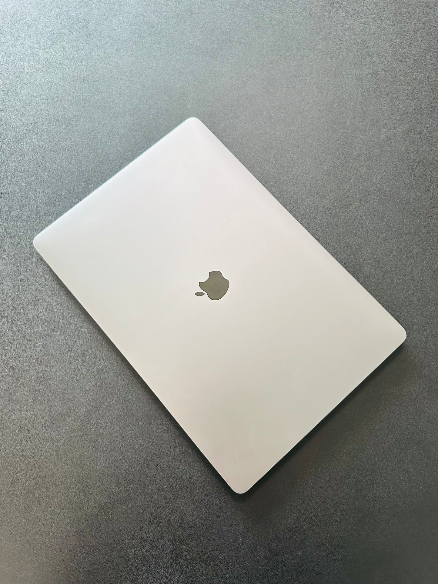 Macbook pro 16" 2019 / Core i7 / 16RAM / 500SSD