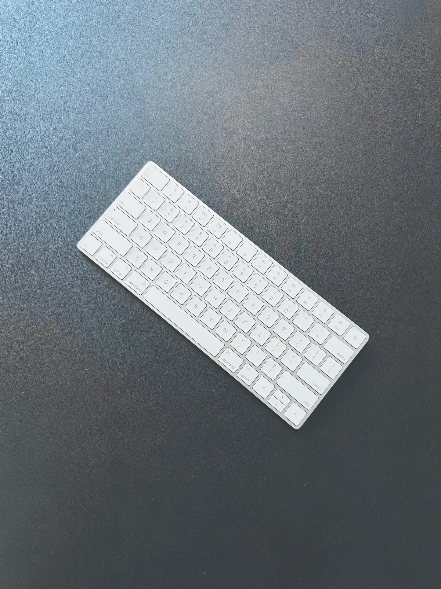 Magic Keyboard 2 / COMPACTO / RECARGABLE