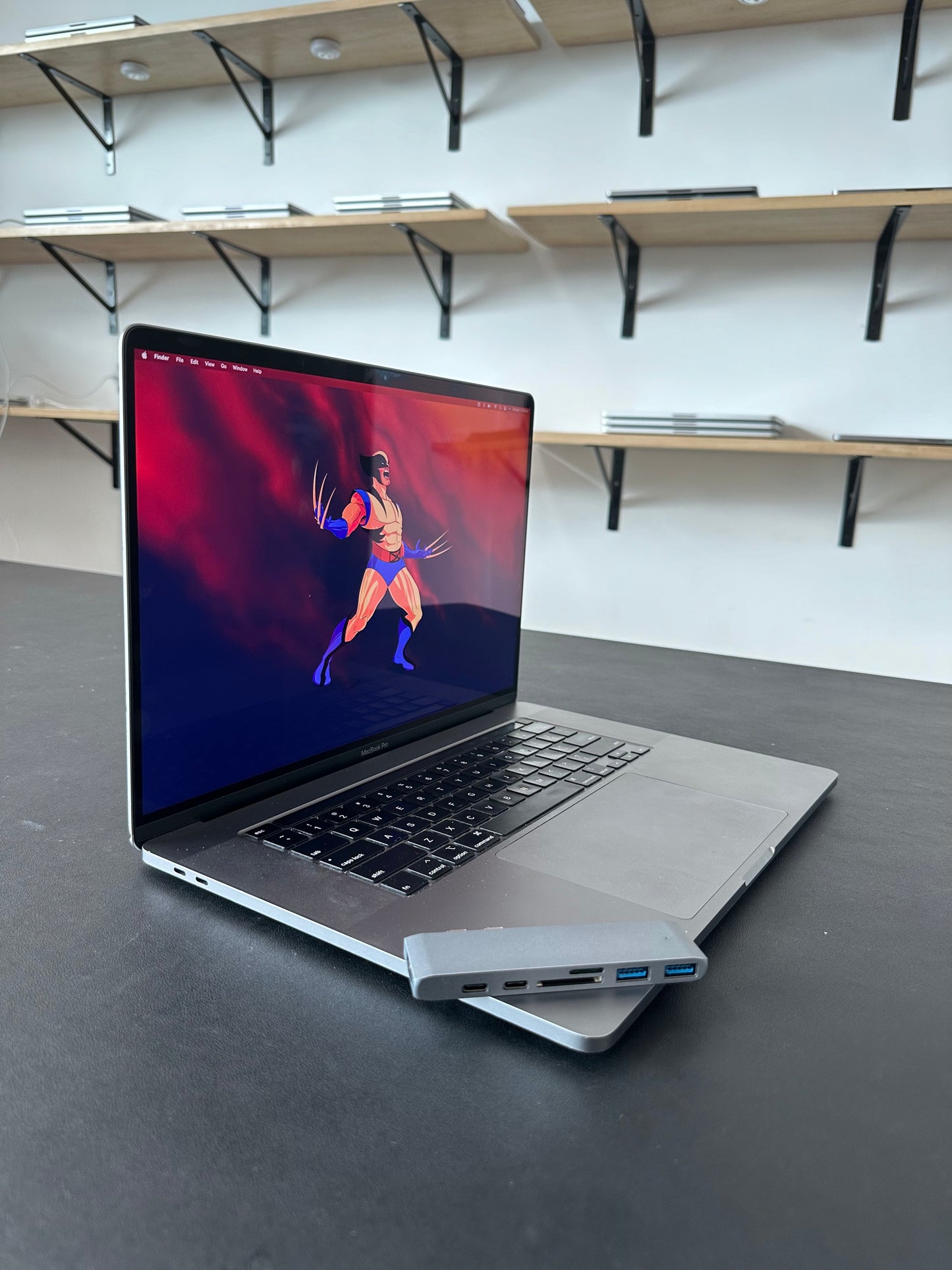 Macbook pro 16" 2019 / Core i7 / 16RAM / 500SSD