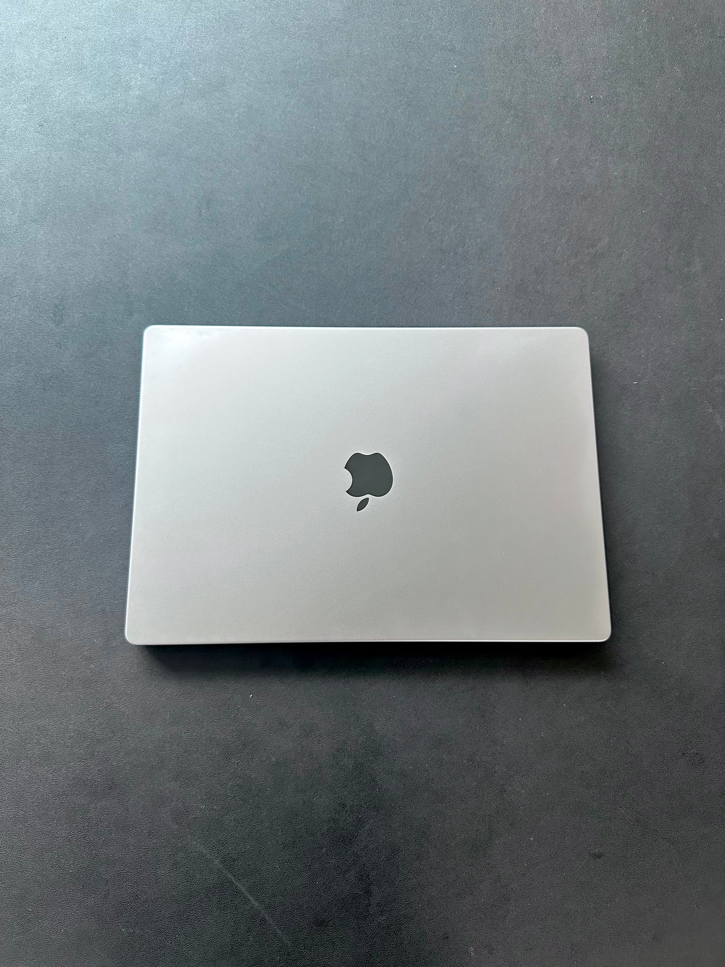 Macbook Pro 16" 2021 / M1 Pro / 16 RAM / 500SSD