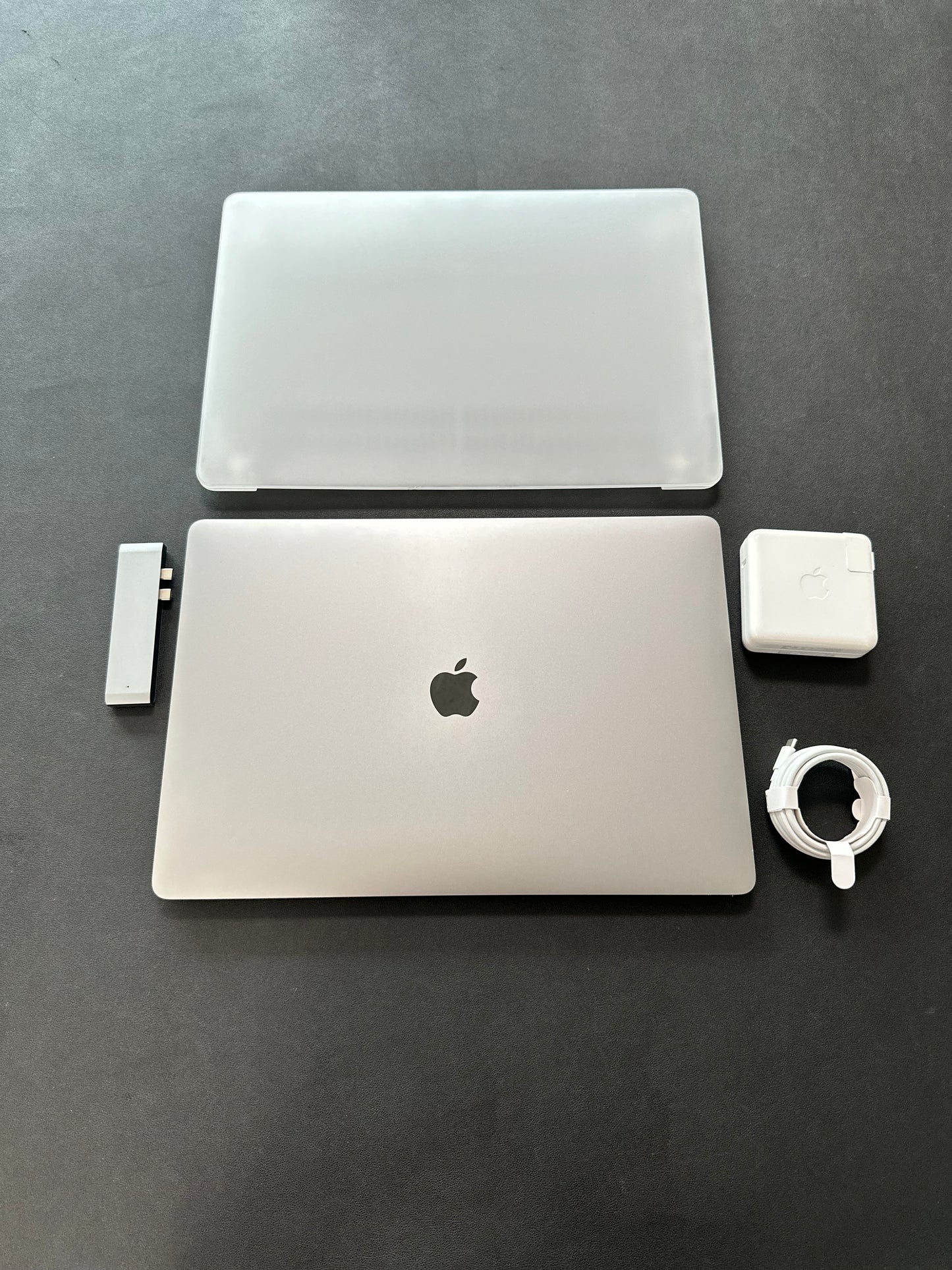 Macbook pro 15" 2019 / Core i7 / 32RAM / 250SSD