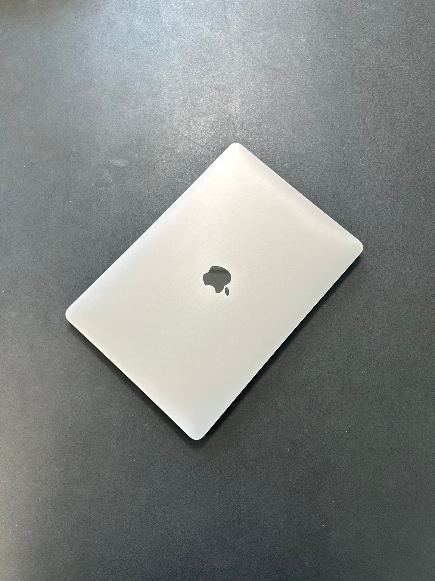 MacBook Pro 13" 2022 / M2 / 16 RAM / 250 SSD