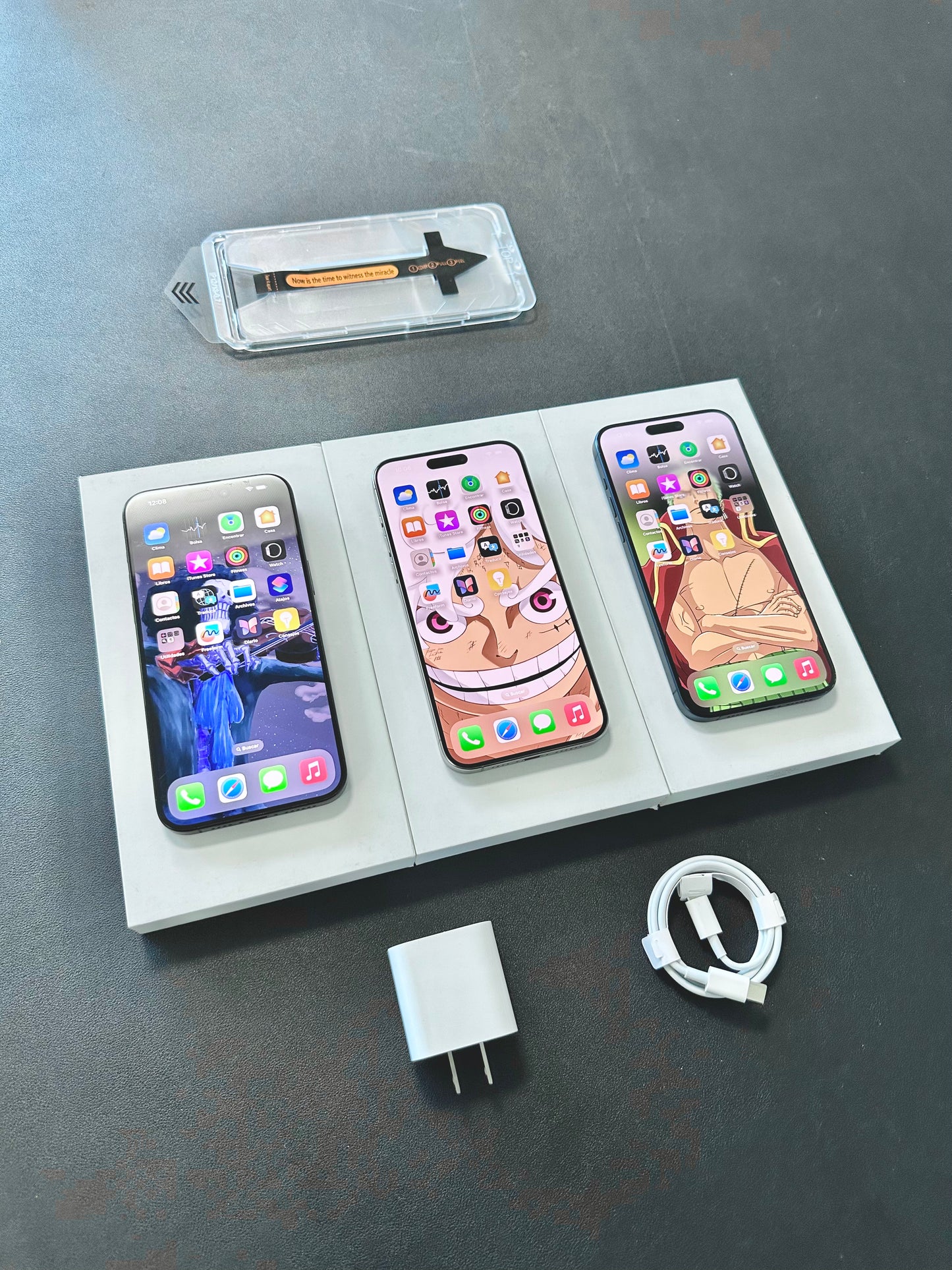 iPhone 15 Pro Max / 256 GB