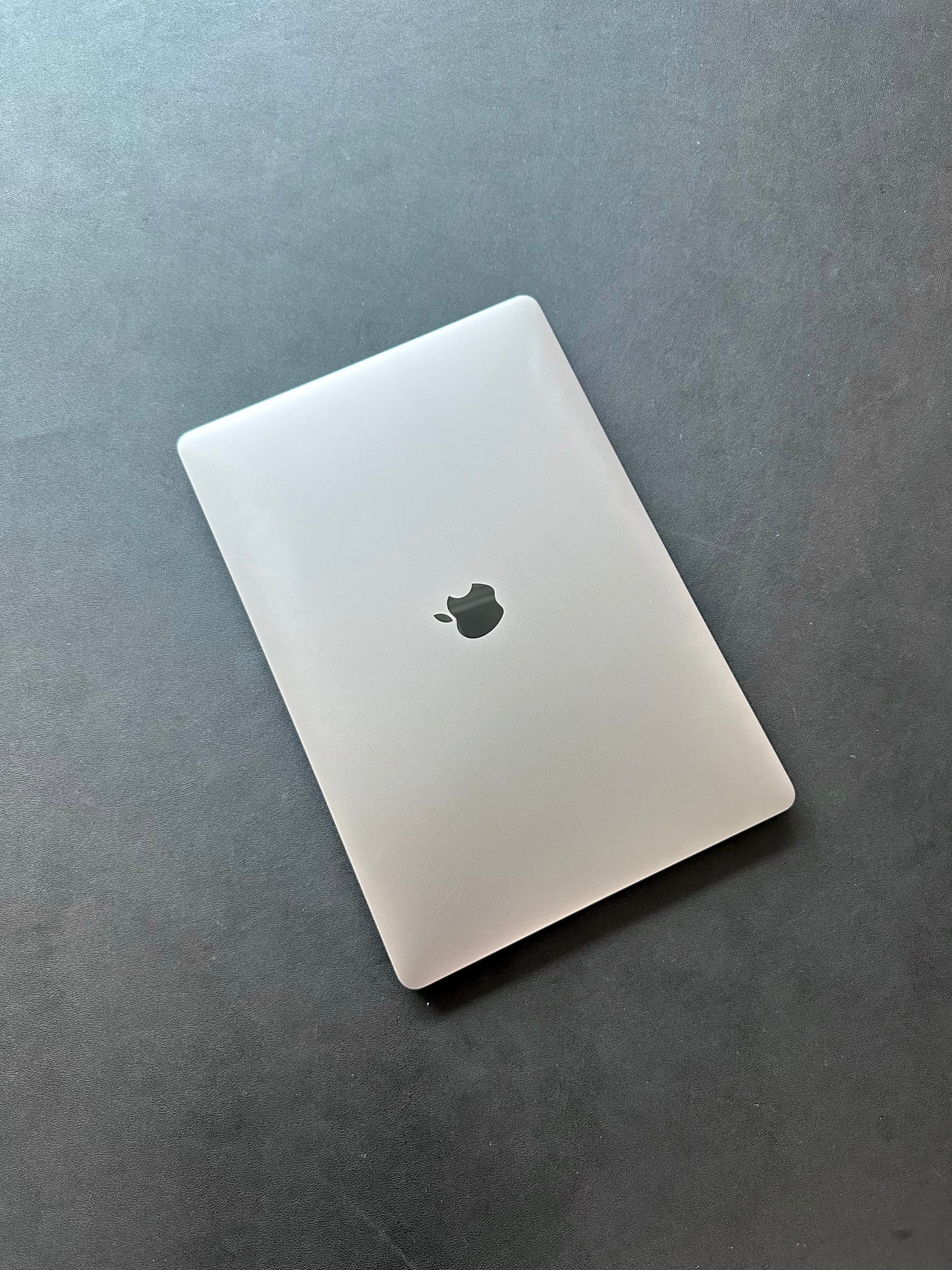 Macbook pro 15" 2019 / Core i7 / 32RAM / 250SSD