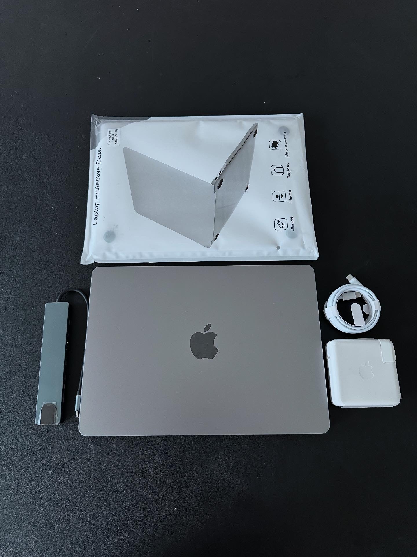 MacBook Air 13" 2022 / M2 / 8 RAM / 500 SSD