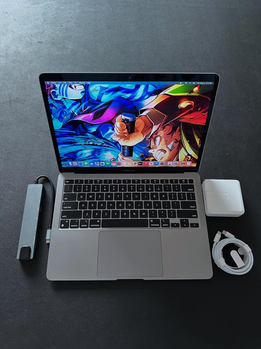 Macbook Air 13” 2020 / M1 / 8 RAM / 250 SSD