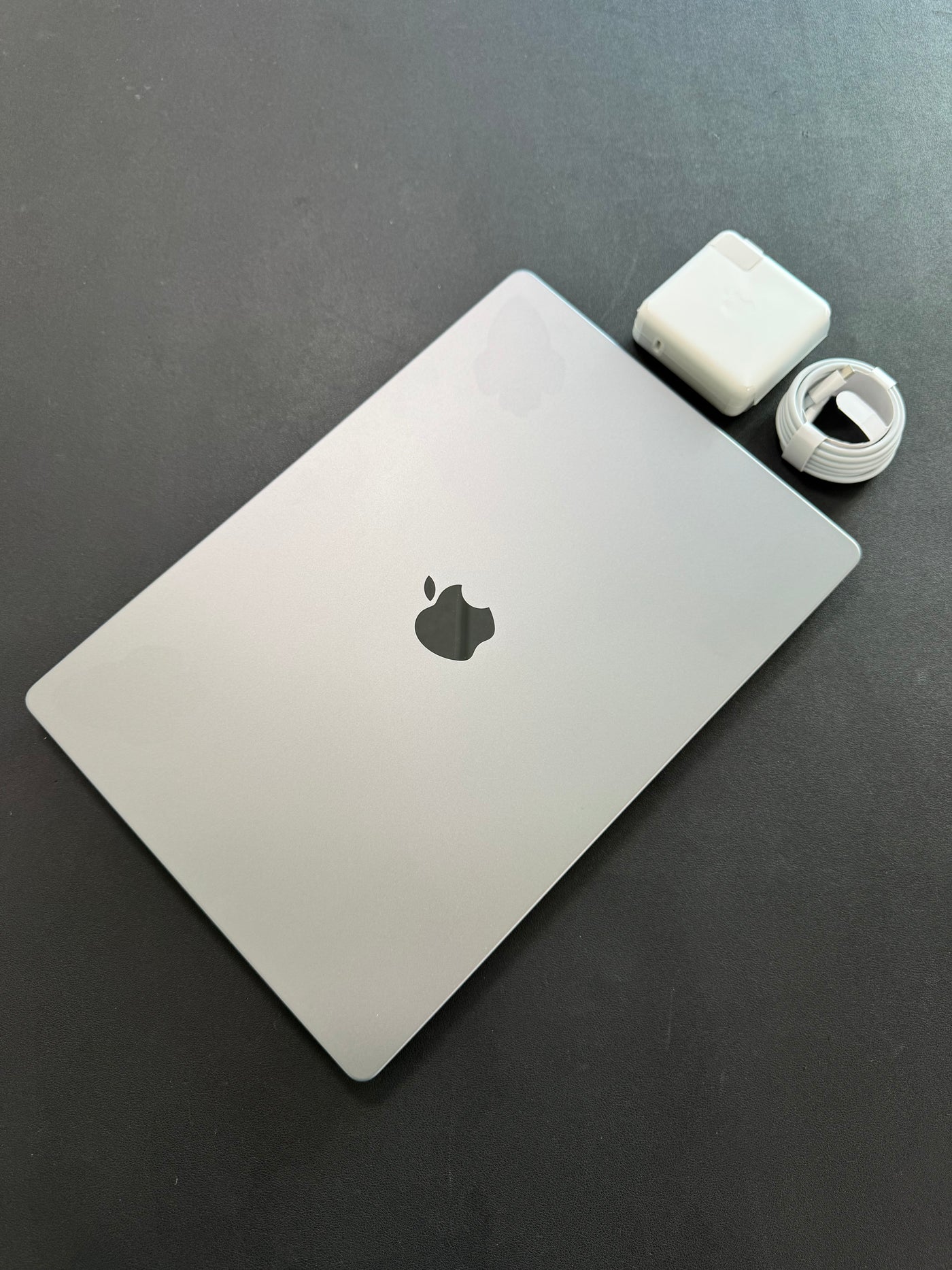 Macbook Pro 16" 2021 / M1 PRO / 32RAM / 500SSD