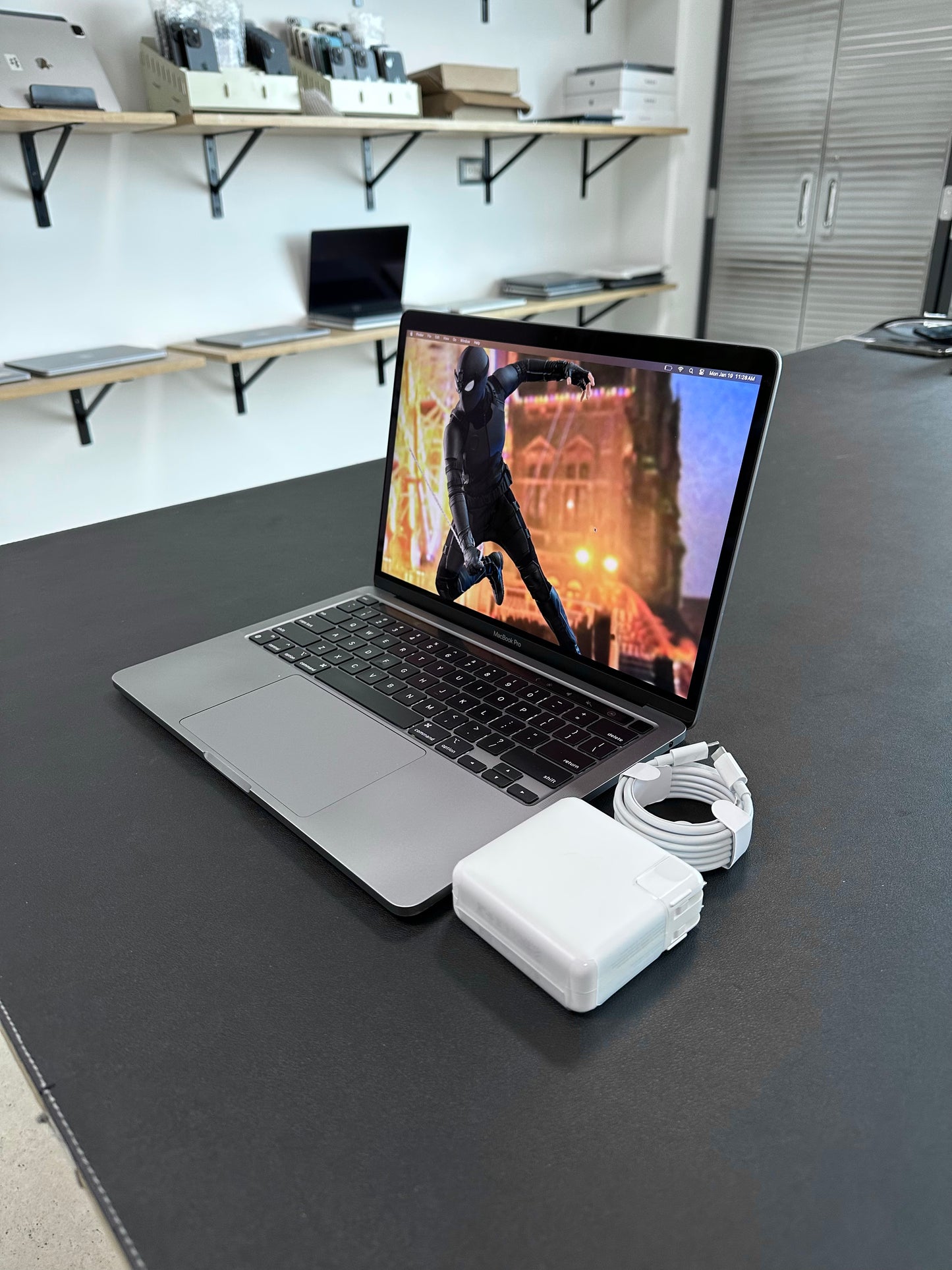 MacBook Pro 13" 2022 / M2 / 8 RAM / 250 SSD