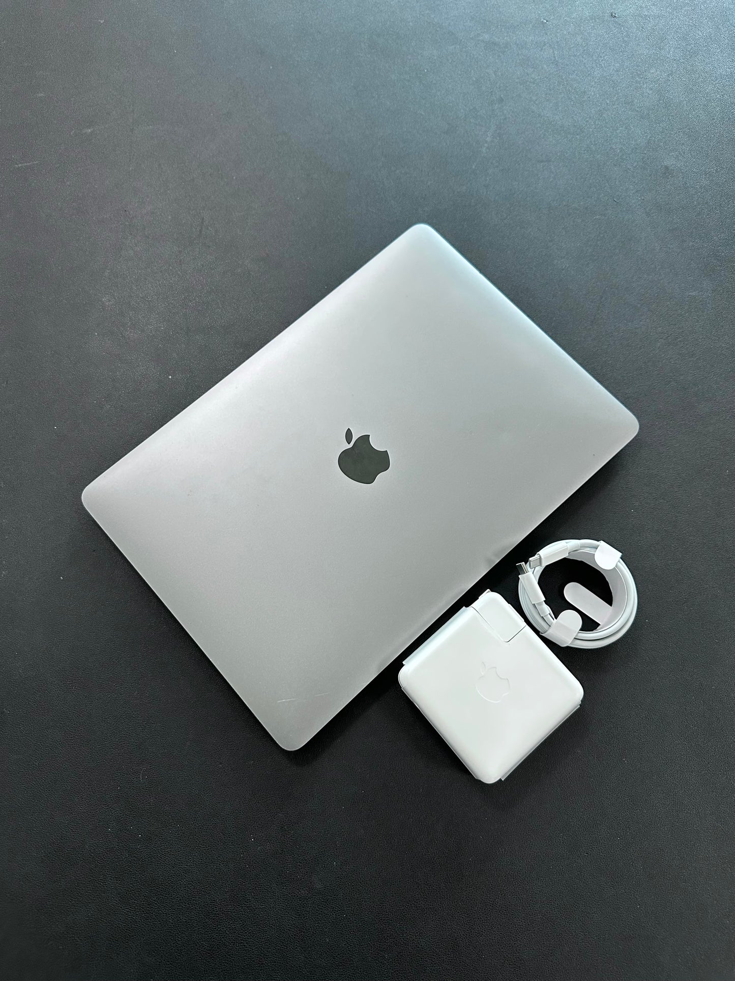 MacBook Pro 13" 2022 / M2 / 8 RAM / 250 SSD