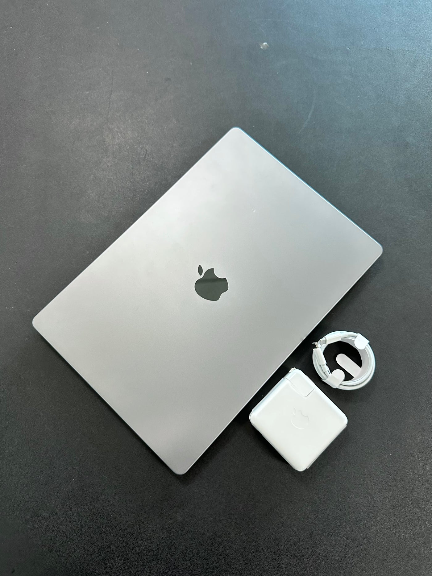 Macbook Pro 16" 2021 / M1 Pro / 16 RAM / 500 SSD