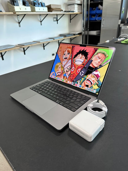 Macbook pro 14" 2021 / M1 Pro / 16 RAM / 500 SSD