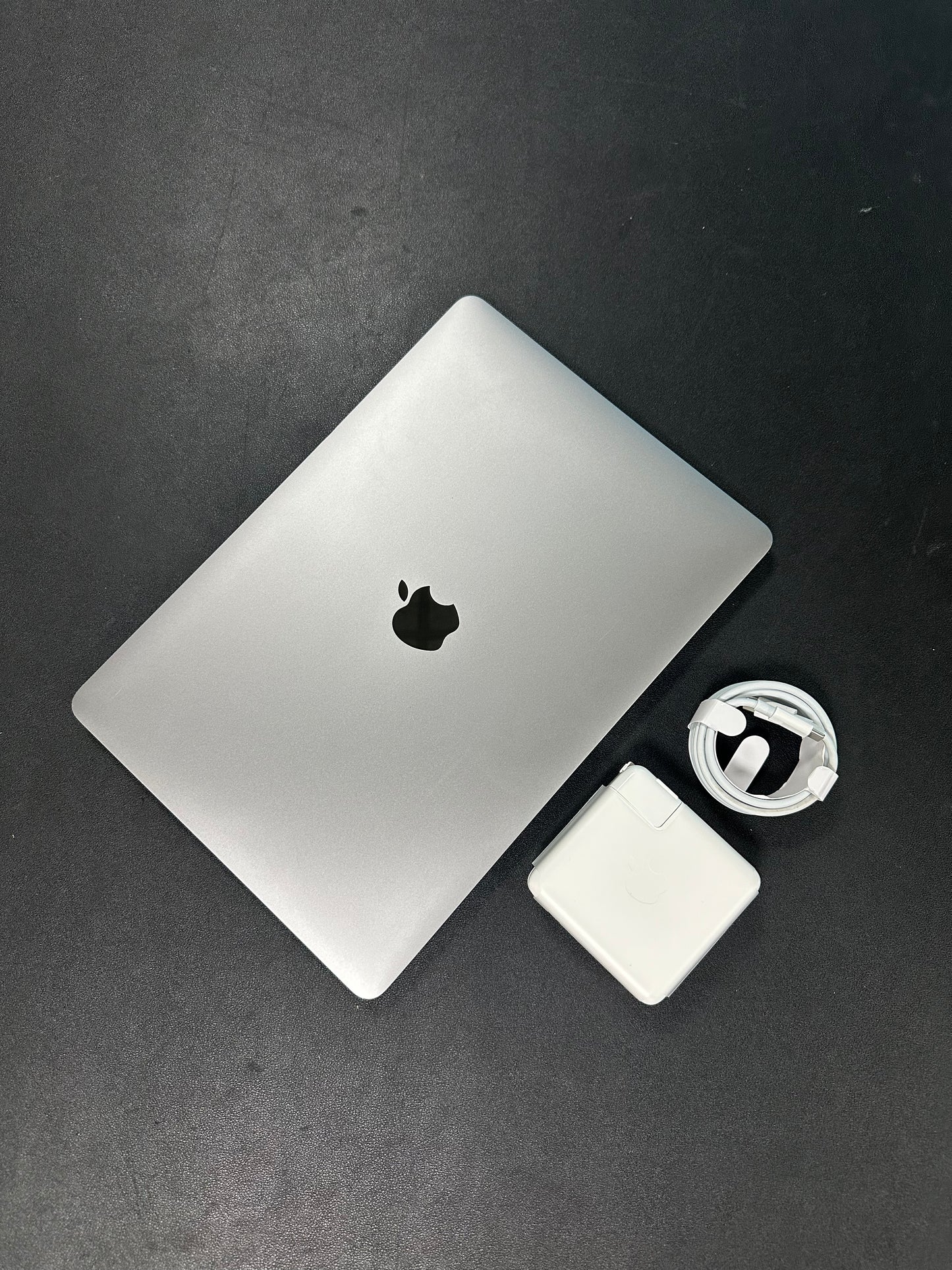 MacBook Pro 13" 2020 / Core i5 / 16RAM / 500SSD