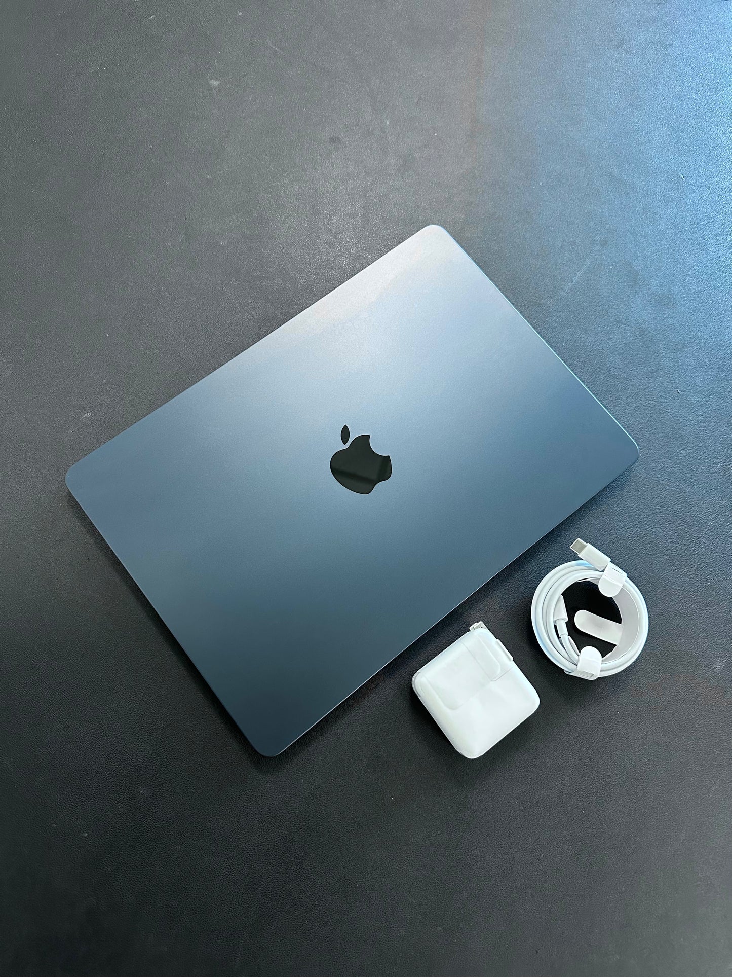 MacBook Air 13.6" 2024 / M3 / 8RAM / 250SSD