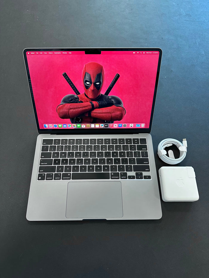 MacBook Air 13" 2022 / M2 / 8RAM / 250SSD