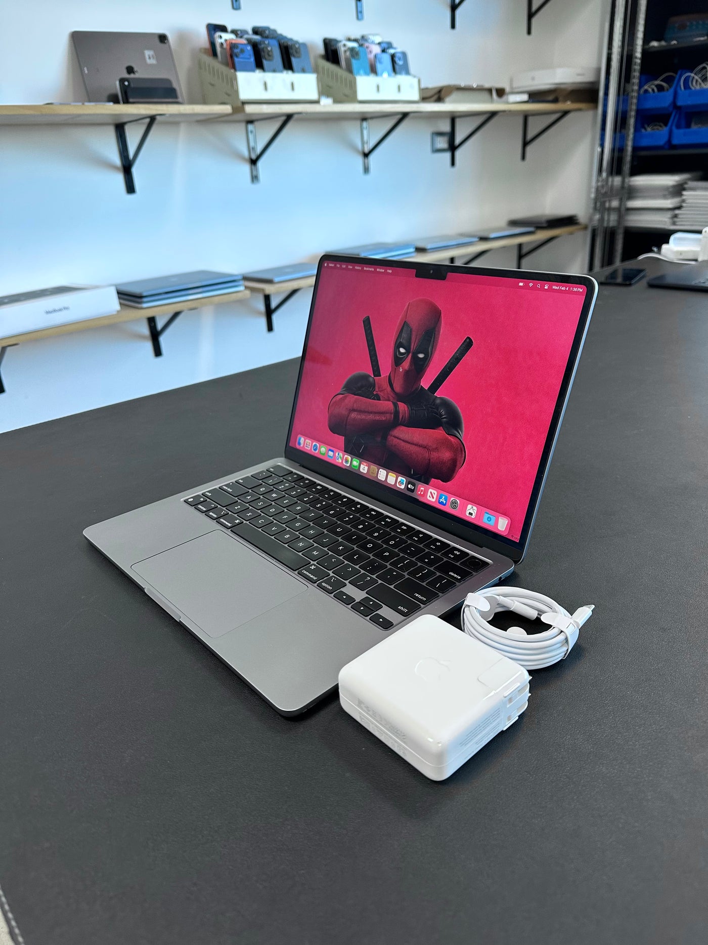 MacBook Air 13" 2022 / M2 / 8RAM / 250SSD