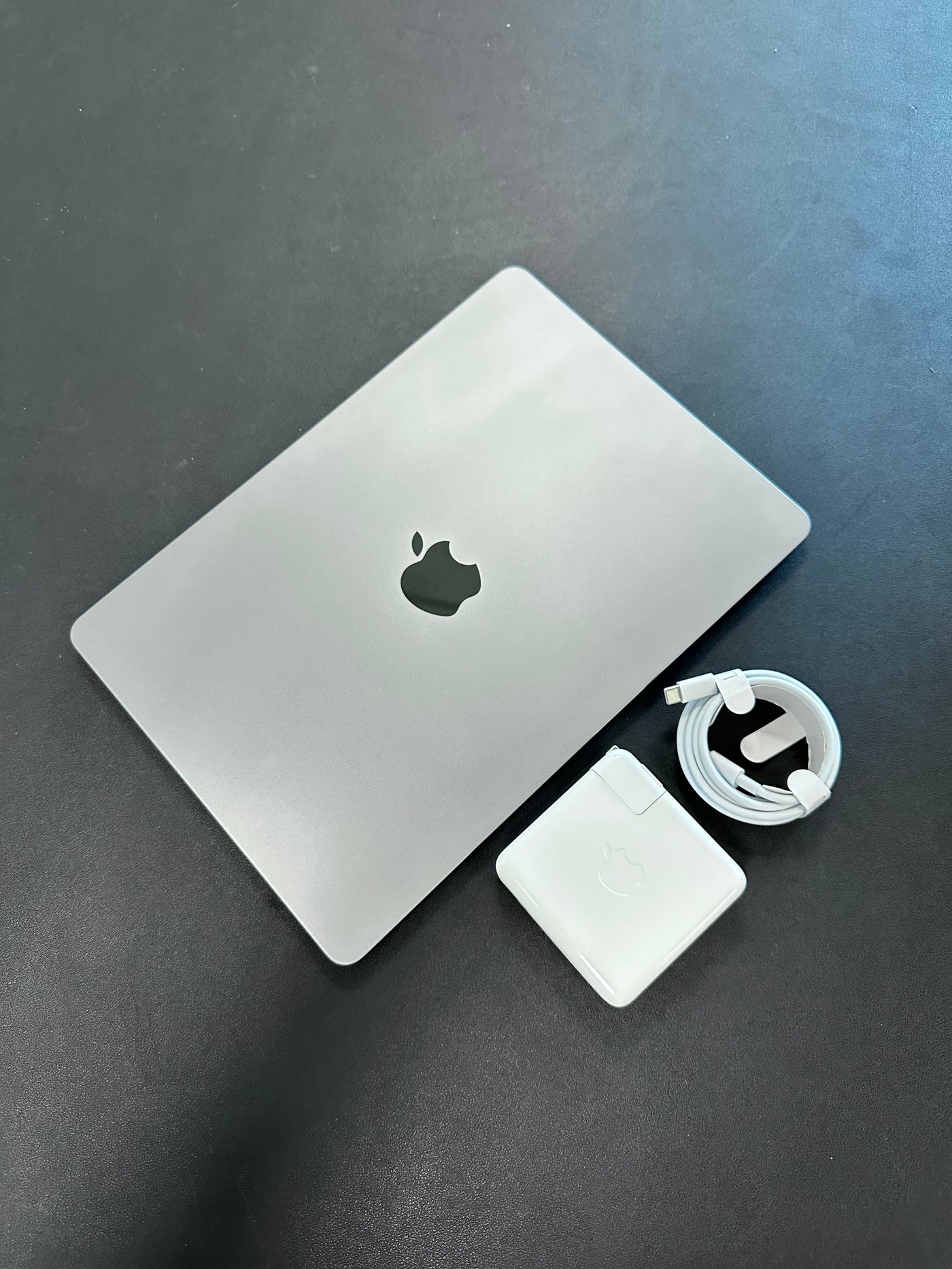 MacBook Air 13" 2022 / M2 / 8RAM / 250SSD