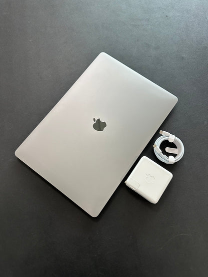 Macbook pro 16" 2019 / Core i7 / 16RAM / 500SSD