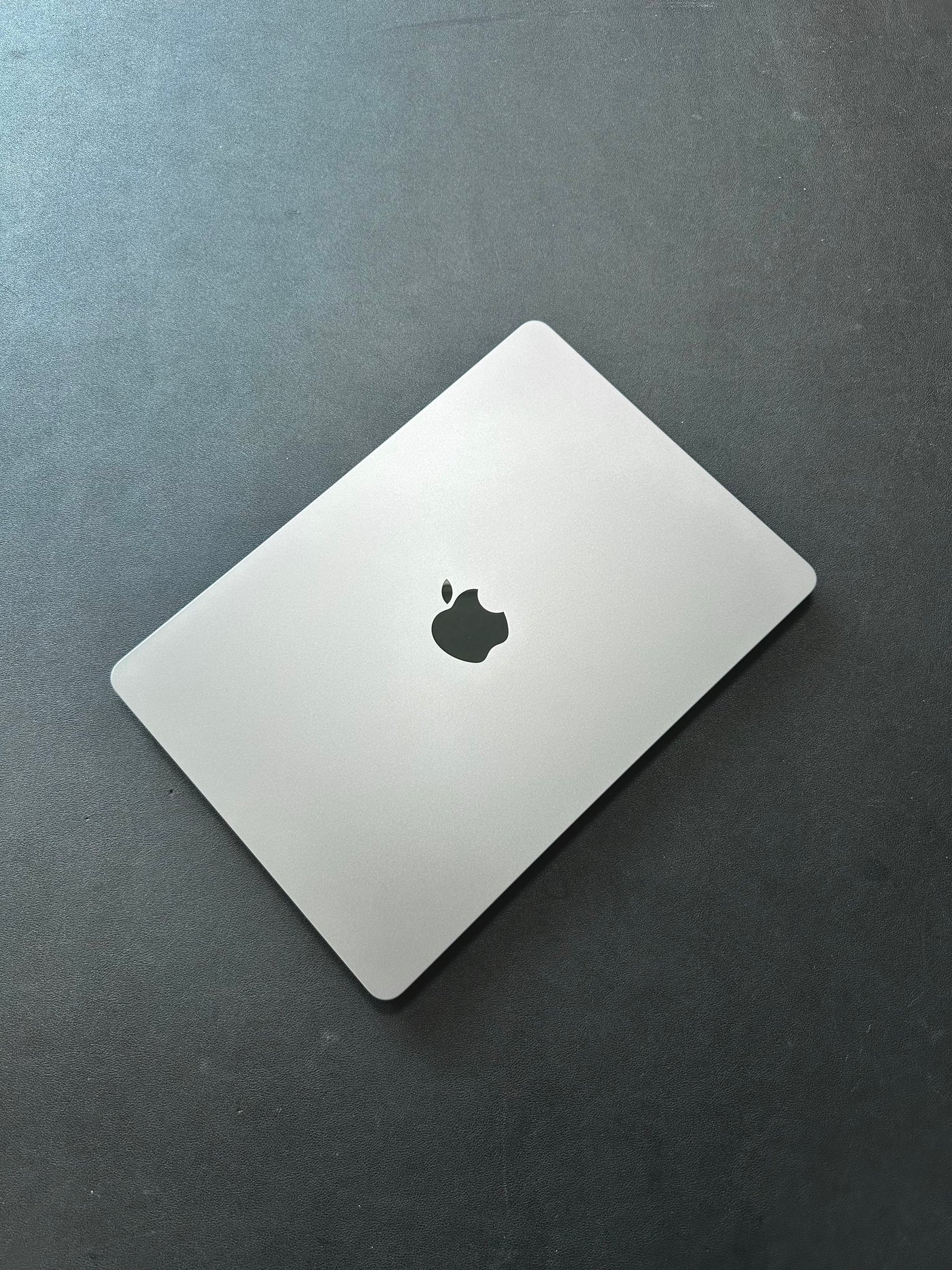 MacBook Air 13.6" 2022 / M2 / 16 RAM / 256 SSD