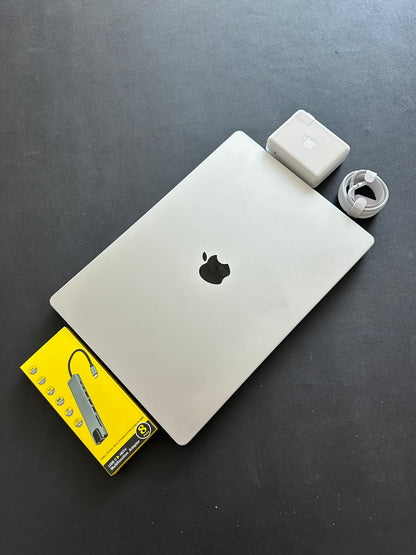 MacBook Pro 16" 2023 / M3 Pro / 18RAM / 500SSD