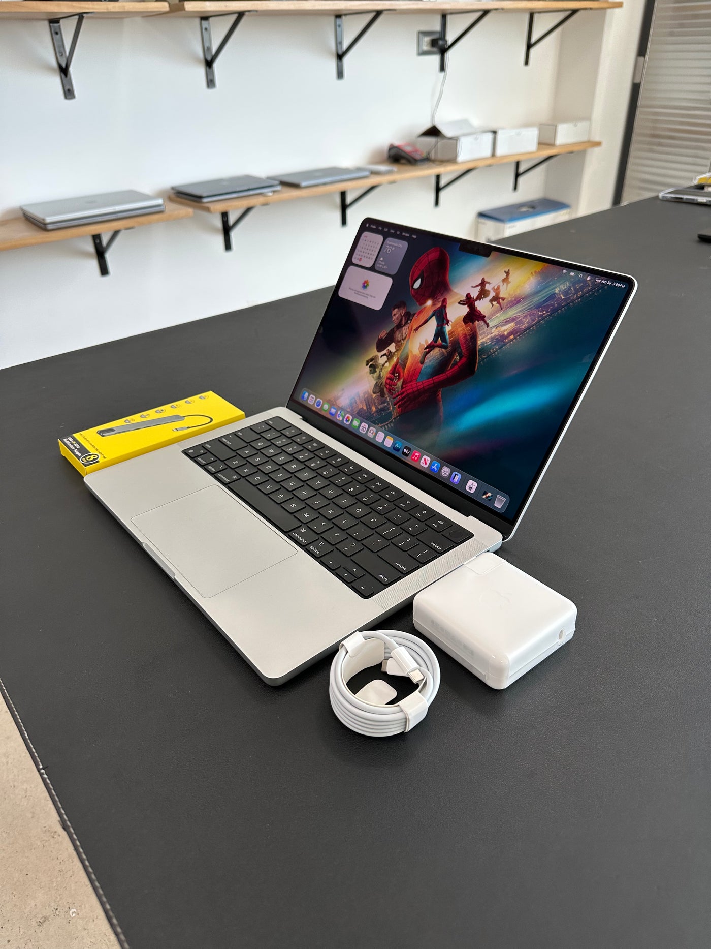 Macbook pro 14" 2023 / M3 / 8 RAM / 500 SSD