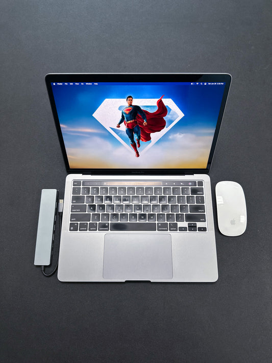 MacBook Pro 13" 2022 / M2 / 8RAM / 250SSD