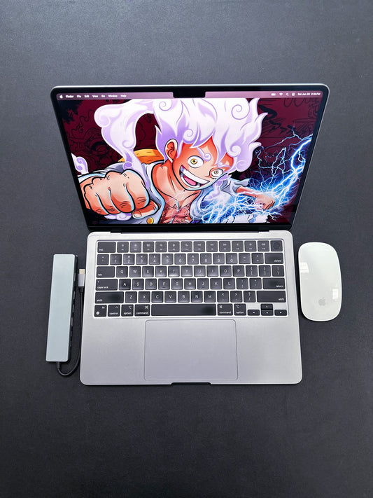 MacBook Air 13.6" 2022 / M2 / 8 RAM / 250 SSD