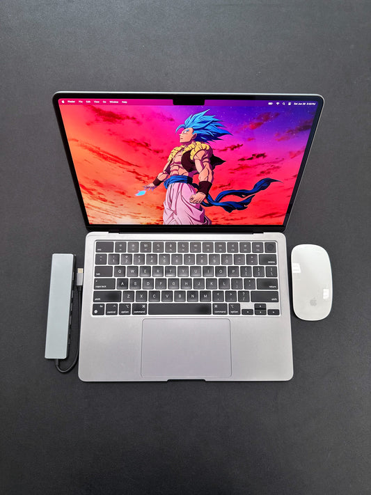 MacBook Air 13.6" 2022 / M2 / 16 RAM / 500 SSD