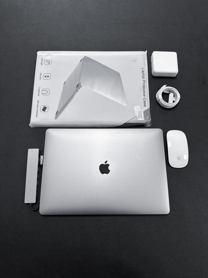 MacBook Pro 15" 2018 / Core i7 / 16GB RAM / 250SSD