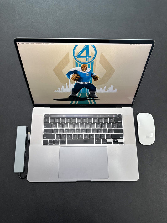 Macbook pro 16" 2019 / Core i7 / 16RAM / 500SSD