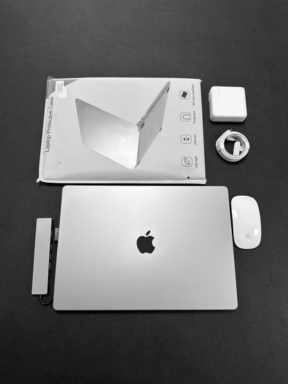 Macbook pro 16" 2021 / M1 pro / 32RAM / 1TB SSD