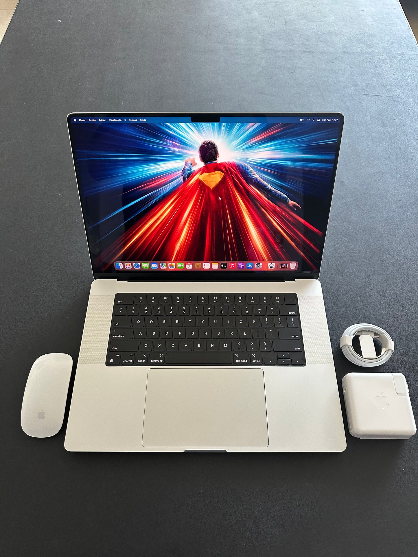 Macbook Pro 16" 2021 / M1 Pro / 16 RAM / 500 SSD