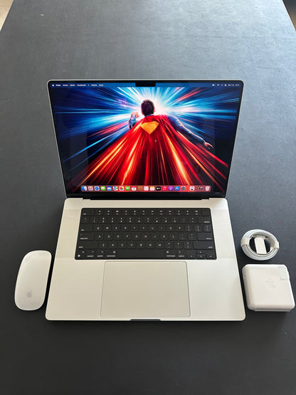 Macbook Pro 16" 2021 / M1 Pro / 16 RAM / 500 SSD