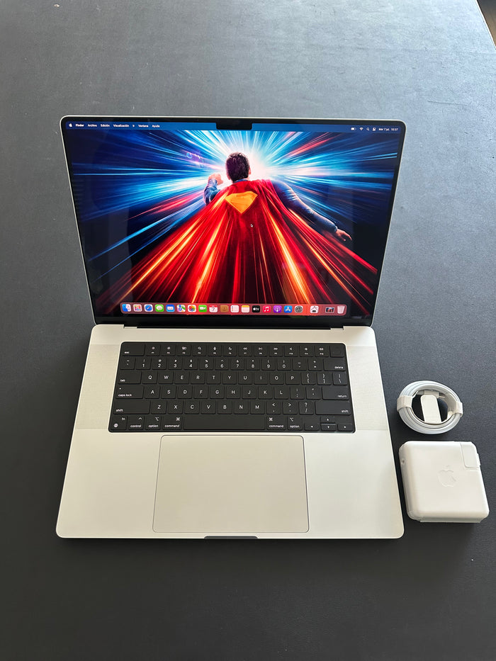 Macbook Pro 16" 2021 / M1 Pro / 16 RAM / 500 SSD