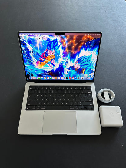 MacBook Pro 14" 2023 M3 Pro / 36 RAM / 500SSD