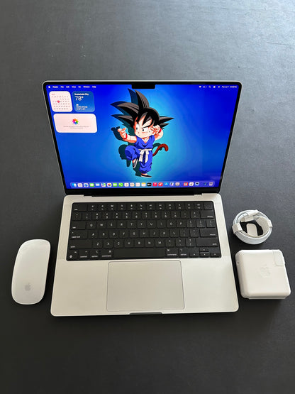MacBook Pro 14" 2023 / M3 / 8 RAM / 500SSD